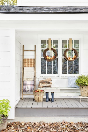9 Cozy Fall Porch Ideas | Artful Homemaking 