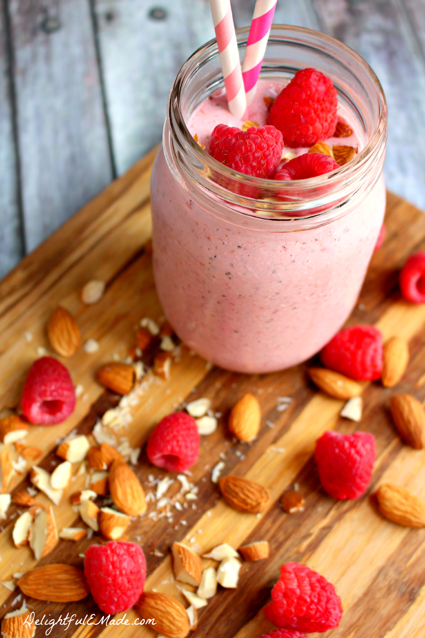 Raspberry Almond Chia Smoothie | Delightful E Made