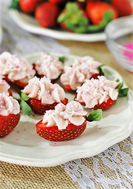 Strawberry Cheesecake Strawberry Bites | The Kitchen is my Playground 