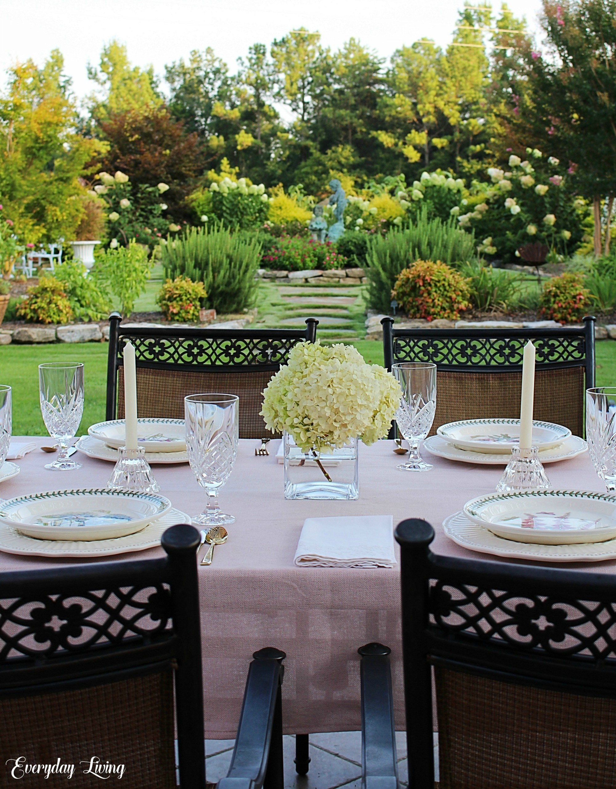 8 Summer Alfresco Tablescapes | Everyday Living 